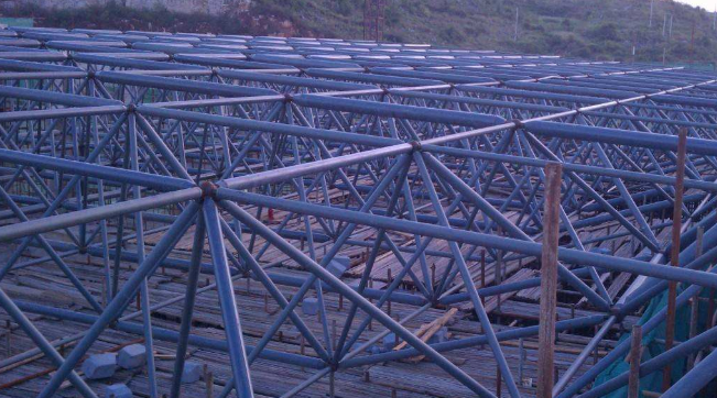 峨眉山概述网架加工中对钢材的质量的过细恳求